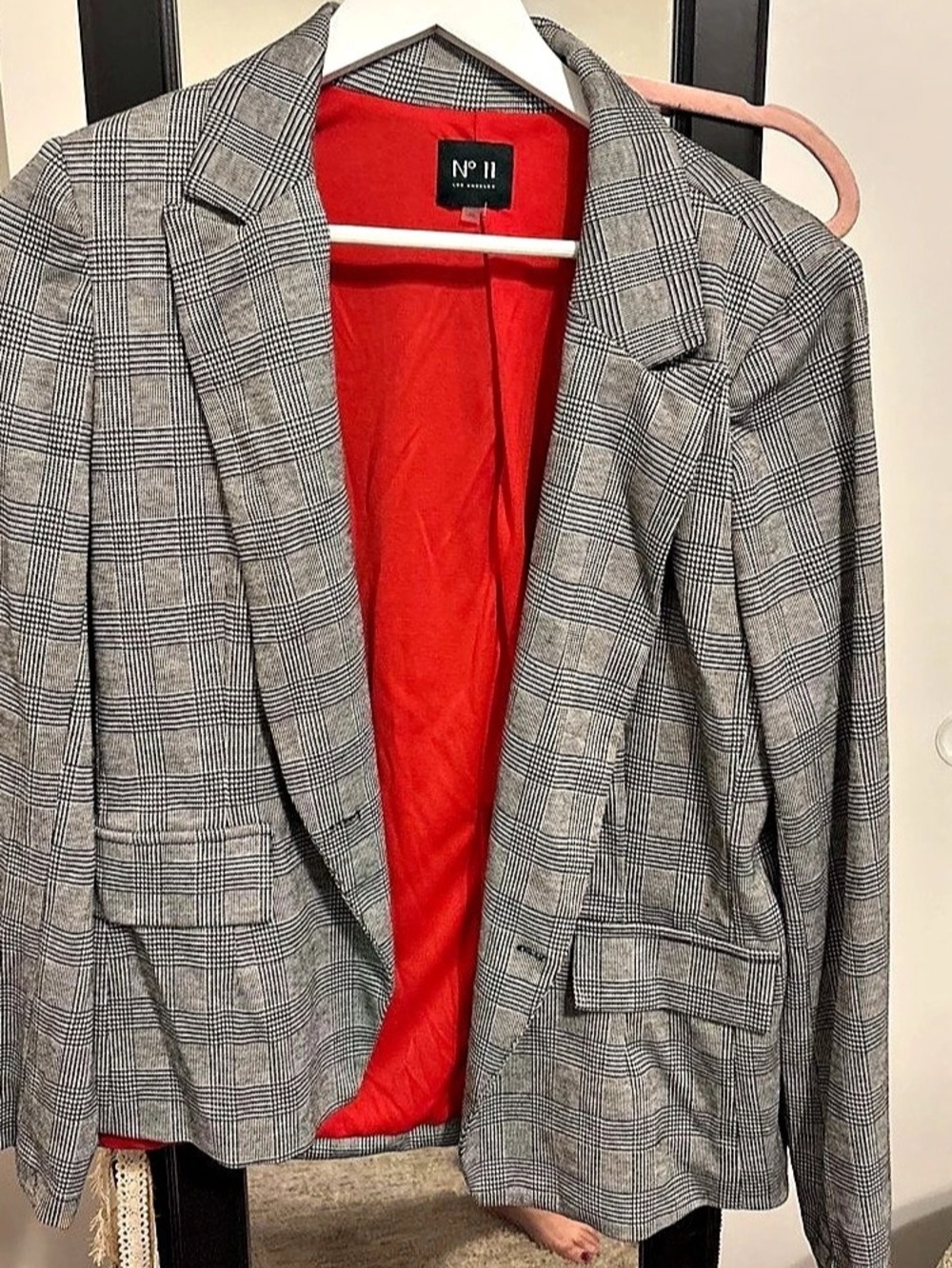 No. 11 Los Angeles Plaid Blazer in Gray & Red Size Large Like New